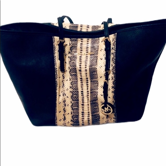 SOLD!!!!!Michael Kors Snake Print purse - Picture 3 of 6